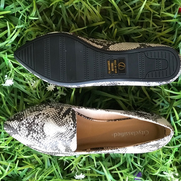 1 Left!  Python Snake Pointed Comfort Flat Loafer - Picture 6 of 8